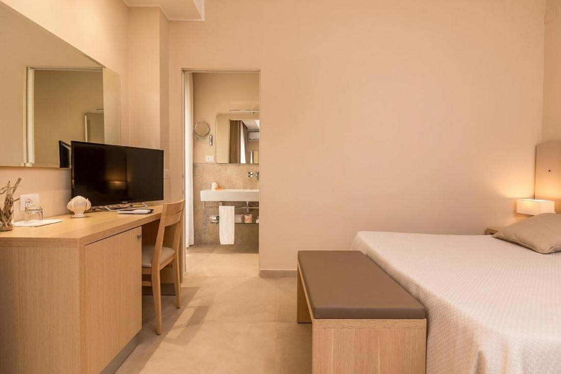 ויאסטה Hotel Degli Aranci מראה חיצוני תמונה