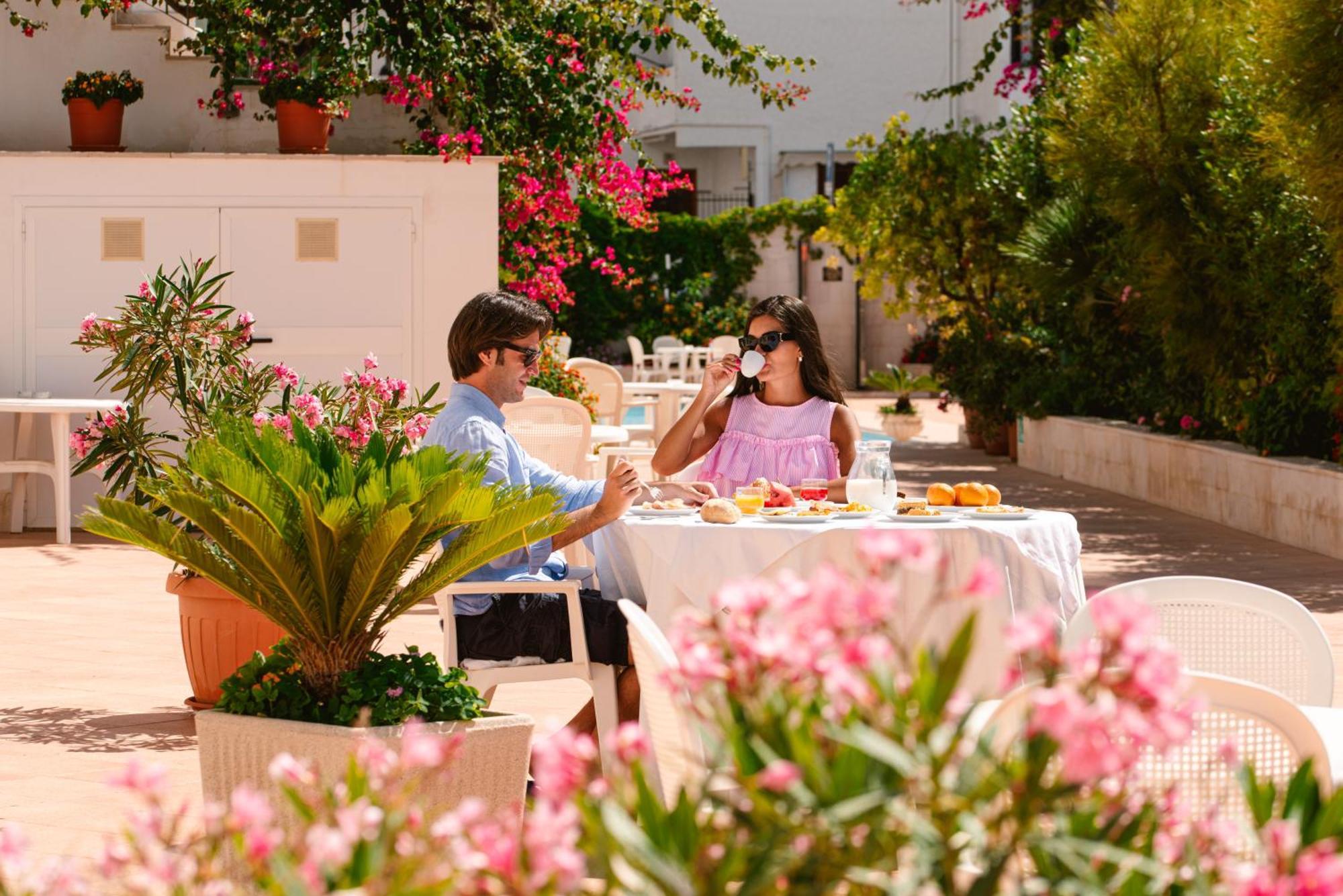 ויאסטה Hotel Degli Aranci מראה חיצוני תמונה