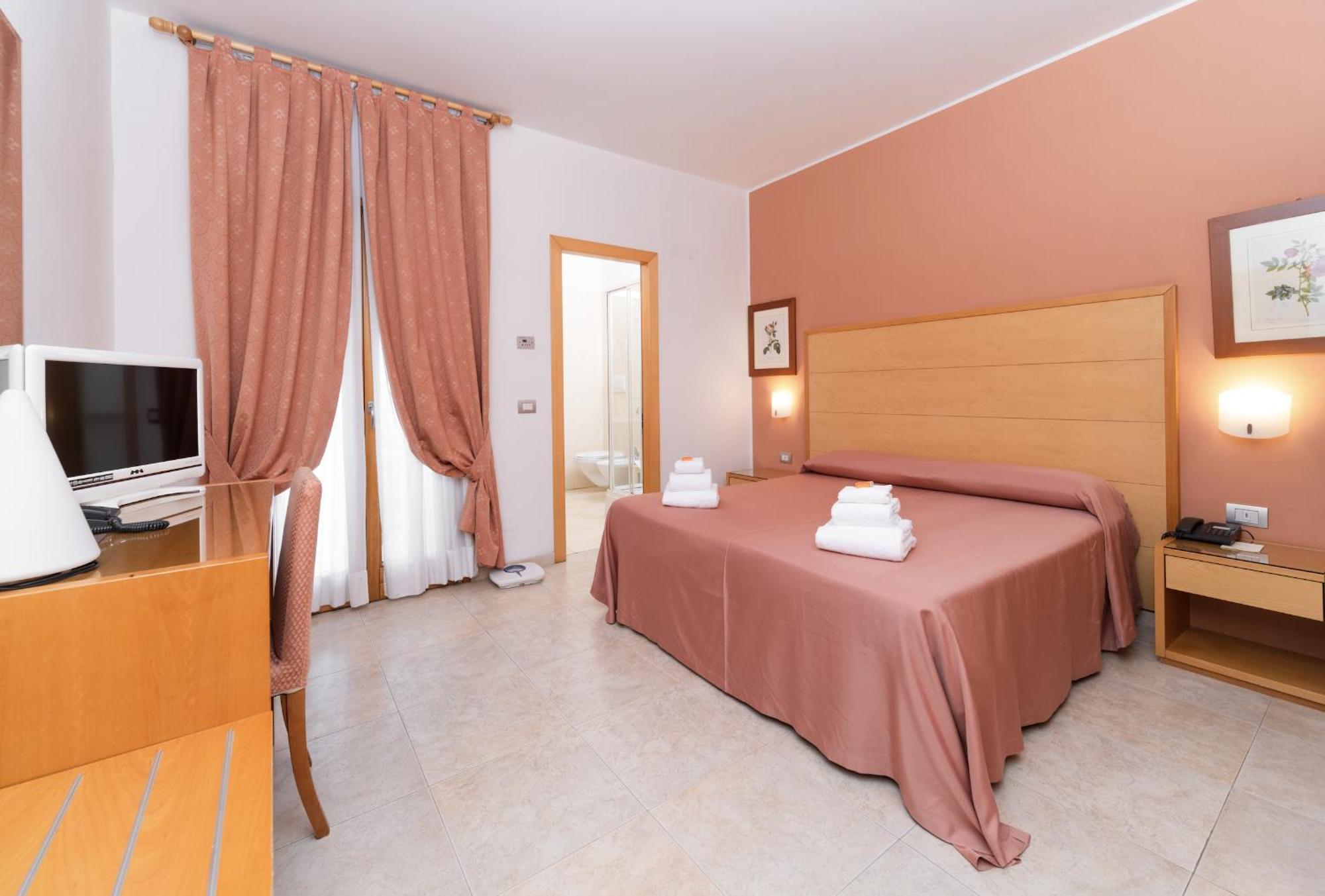 ויאסטה Hotel Degli Aranci מראה חיצוני תמונה